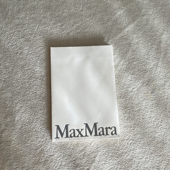 Max Mara Cream Shopper - Picture 1 of 12